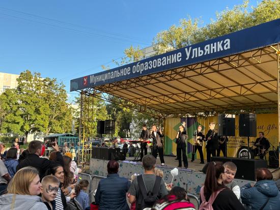 День Знаний - яркий праздник детства